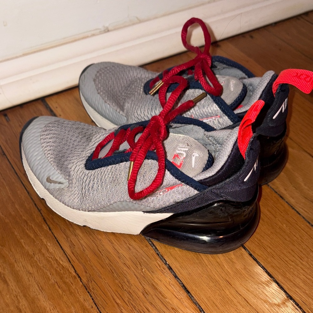Nike Air 270 Athletic Shoes